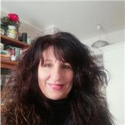 Laureata in lingue e culture moderne presso l'Università degli Studi di Genova, disponibile per lezioni private